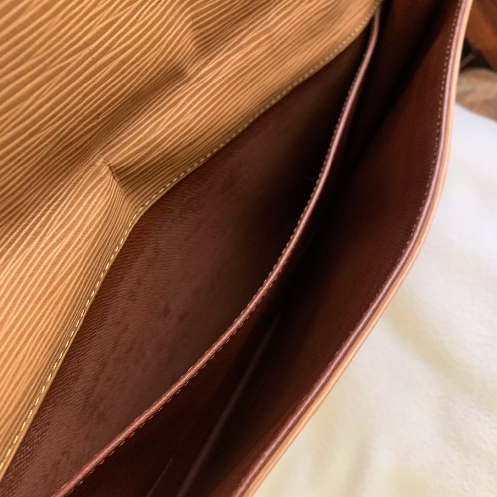 Louis Vuitton Epi Lena 32 Beige Clutch - Picture 8 of 16